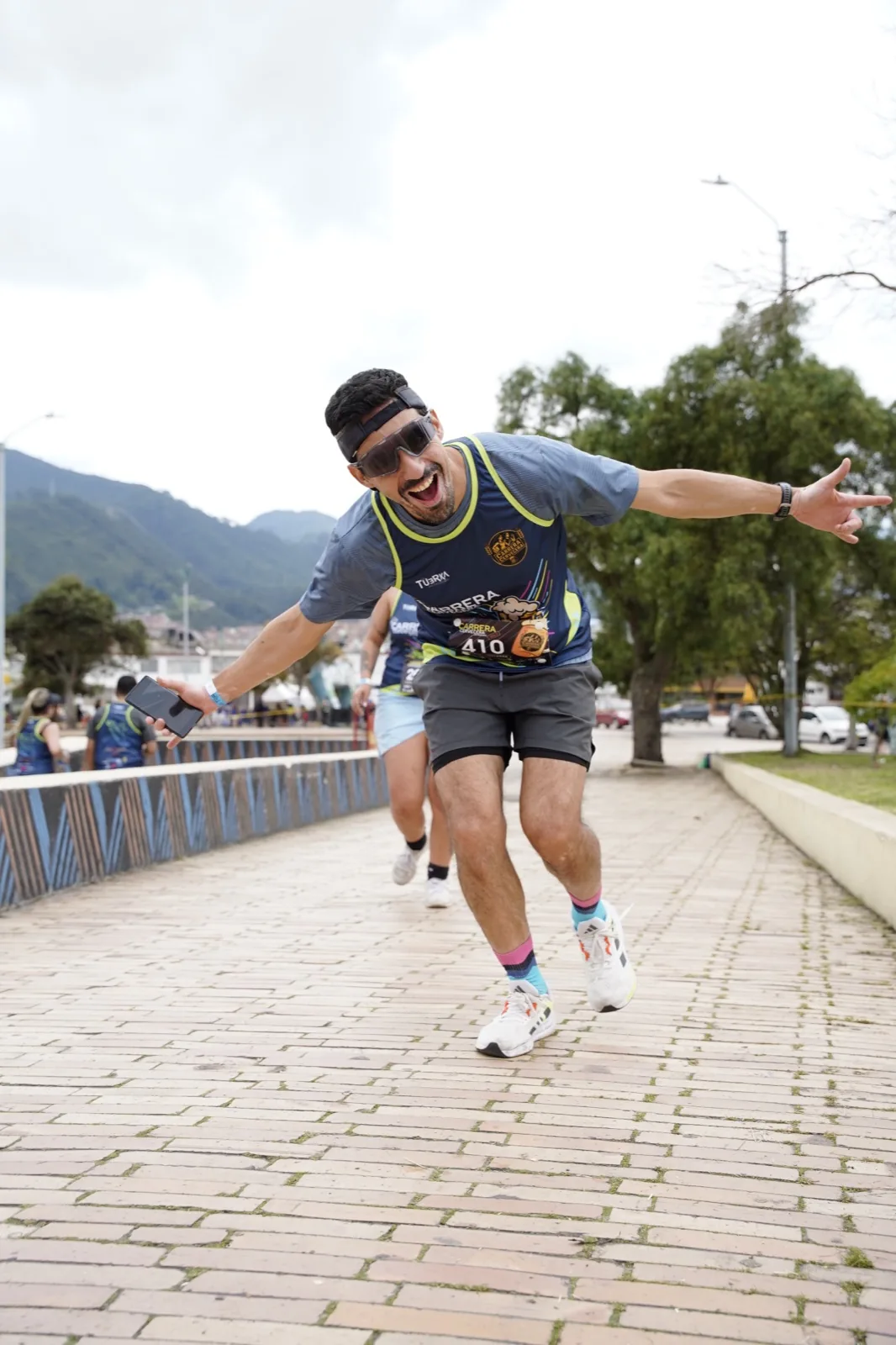 Postal 12 — Carrera Cervecera